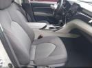 Toyota Camry Le Image 8