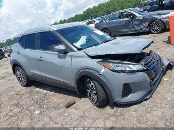  Salvage Nissan Kicks