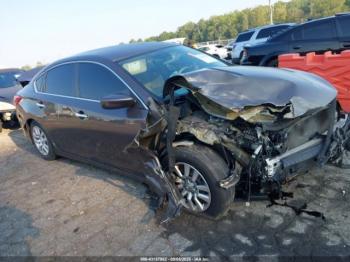  Salvage Nissan Altima