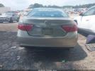 Toyota Camry Le Image 12