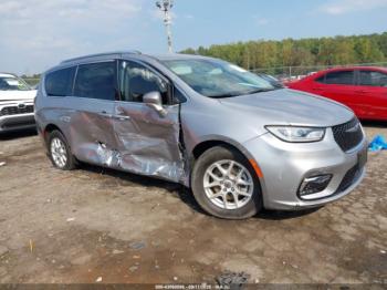  Salvage Chrysler Pacifica
