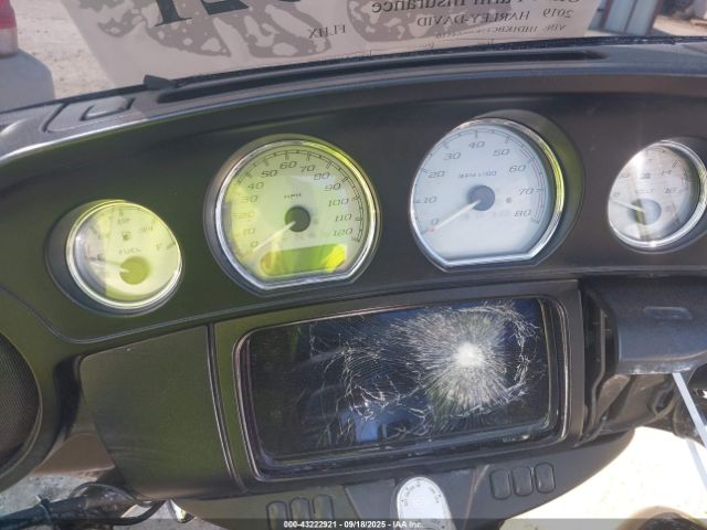 Harley-Davidson Flhx Image 5