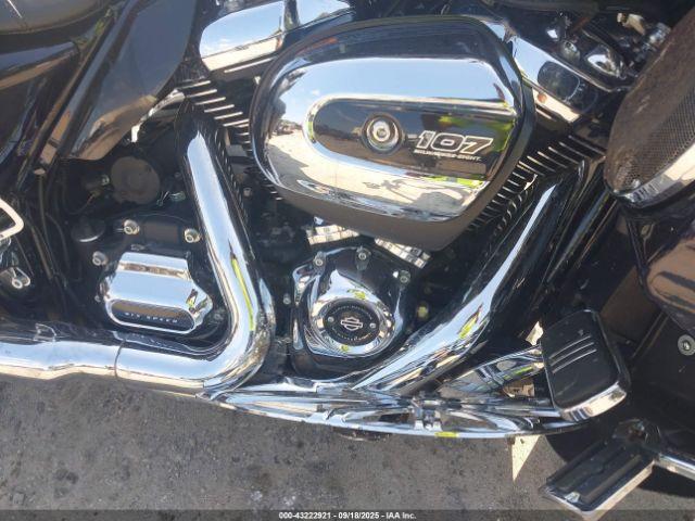 Harley-Davidson Flhx Image 9