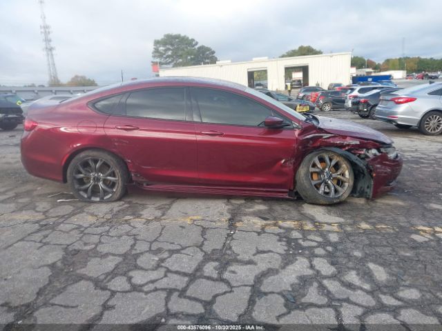 Chrysler 200 S Image 2