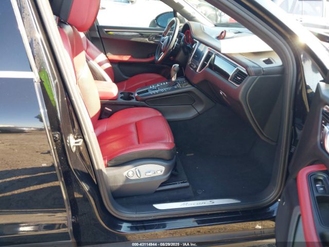 Porsche Macan S Image 17