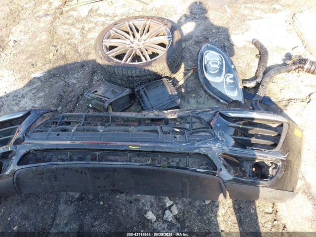 Porsche Macan S Image 11