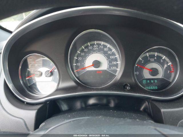 Chrysler 200 Lx Image 6