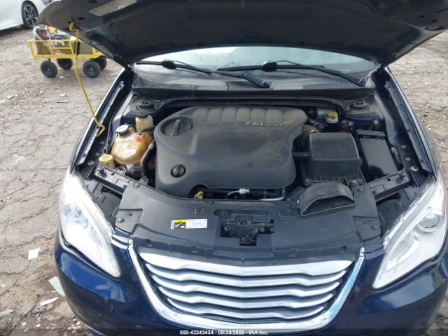 Chrysler 200 Lx Image 8