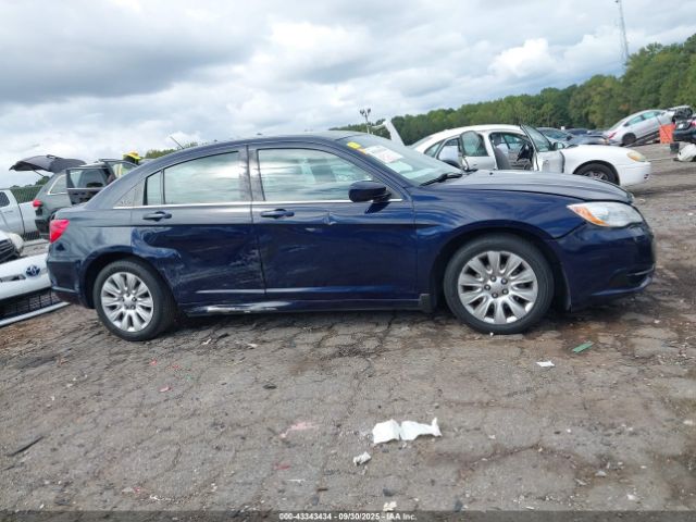 Chrysler 200 Lx Image 11