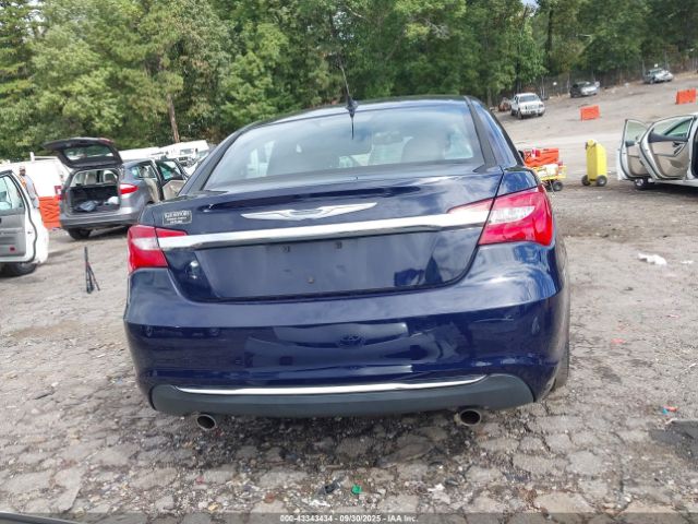 Chrysler 200 Lx Image 14