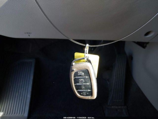 Hyundai TUCSON Sport Image 13