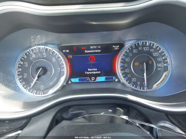 Chrysler 200 C Image 7