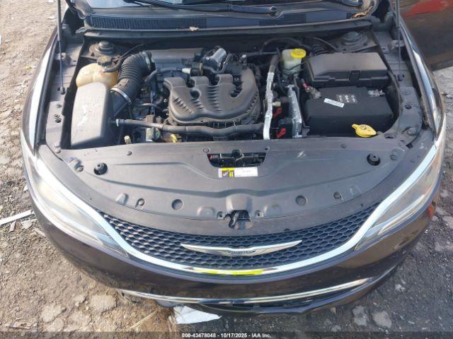 Chrysler 200 C Image 8