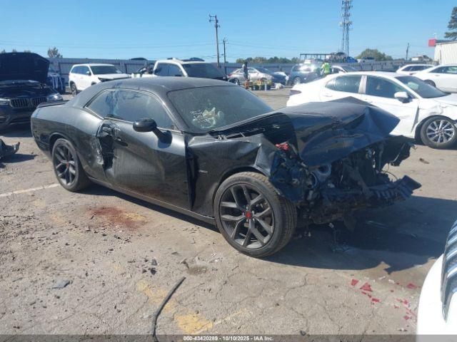  Salvage Dodge Challenger