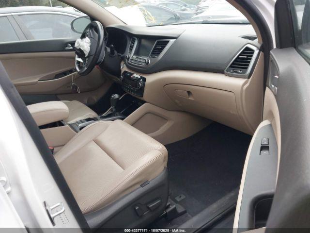 Hyundai TUCSON Se Plus Image 7