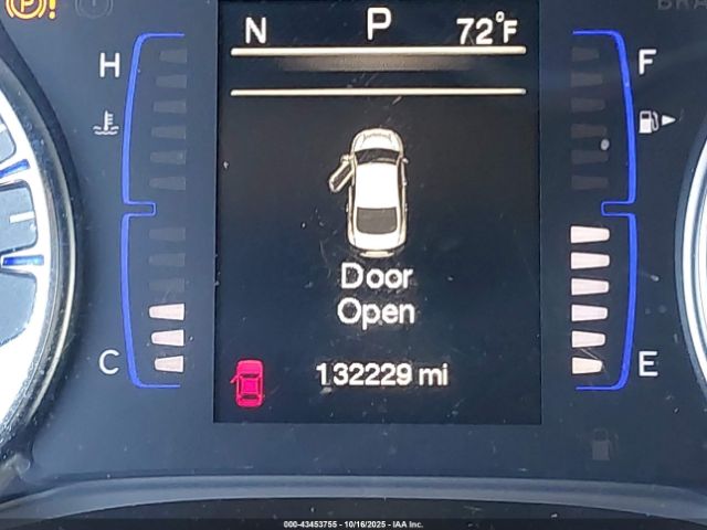 Chrysler 200 Limited Image 4