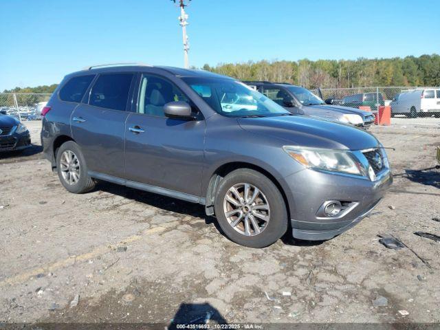  Salvage Nissan Pathfinder