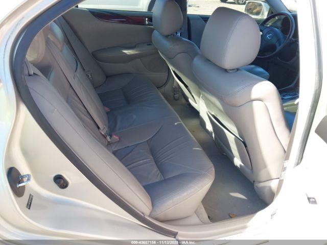 Lexus Es Image 15