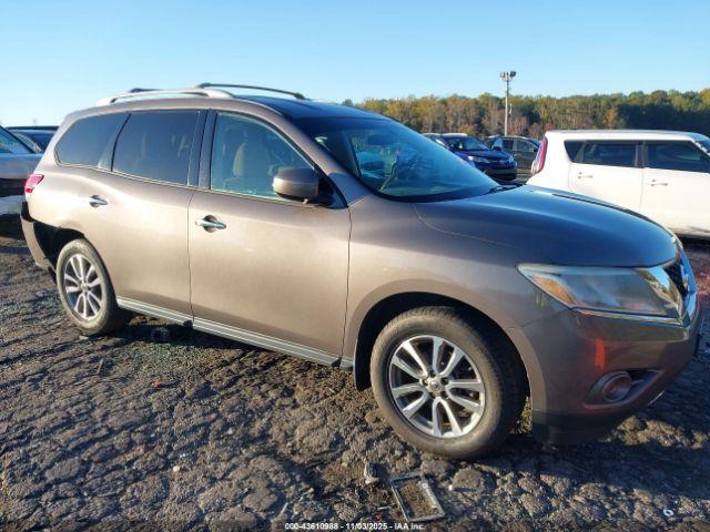  Salvage Nissan Pathfinder