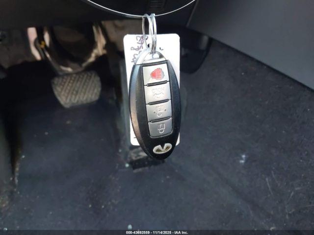 INFINITI G37 Journey Image 6