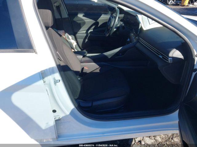 Hyundai ELANTRA Sel Image 17