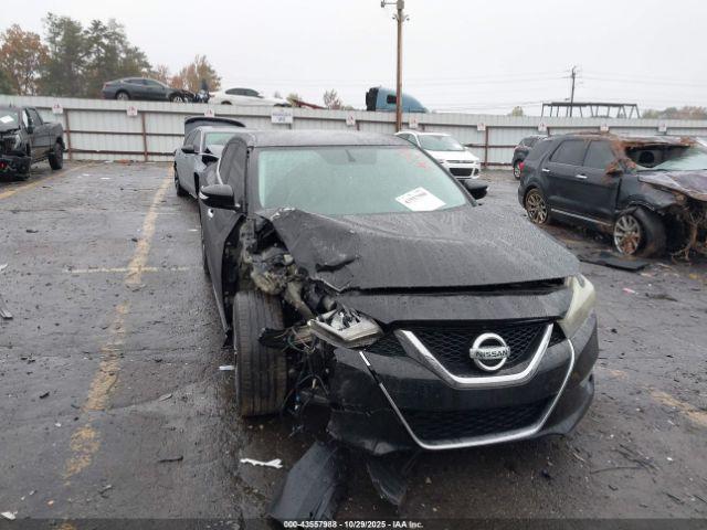  Salvage Nissan Maxima