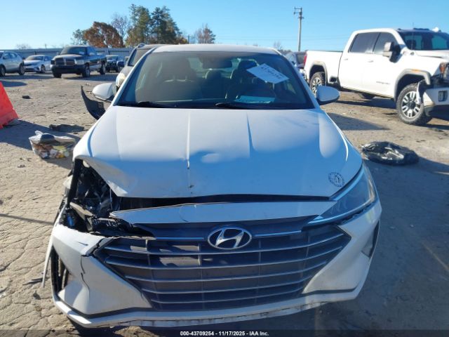 Hyundai ELANTRA Sel Image 10