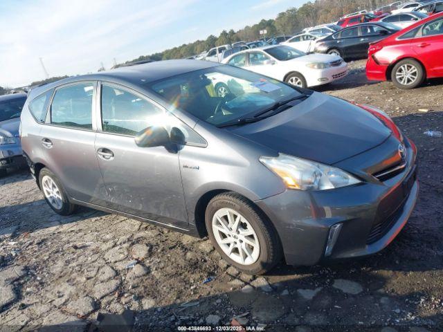  Salvage Toyota Prius v