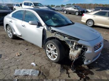  Salvage Nissan Maxima