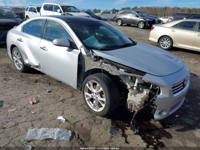  Salvage Nissan Maxima