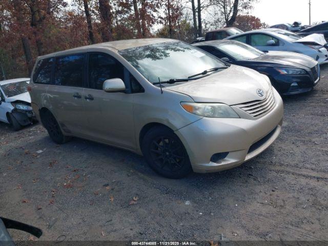  Salvage Toyota Sienna