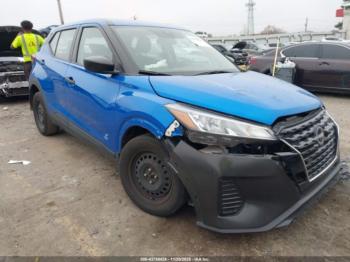  Salvage Nissan Kicks