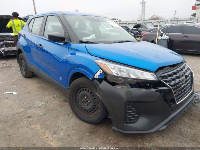  Salvage Nissan Kicks