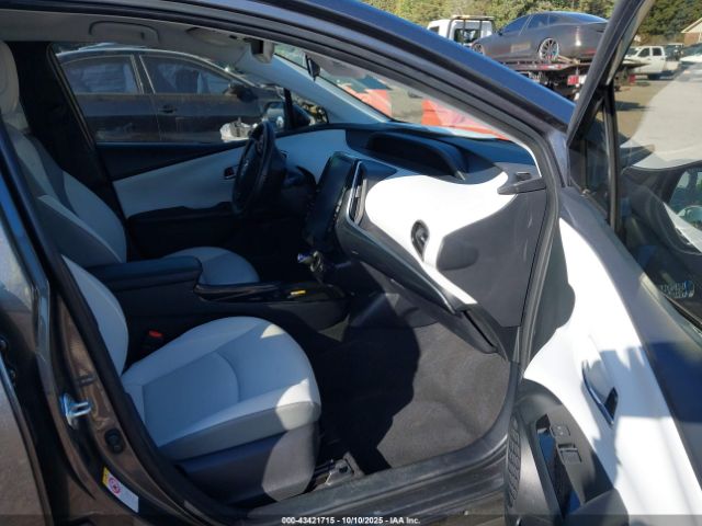 Toyota Prius Prime Xle Image 7