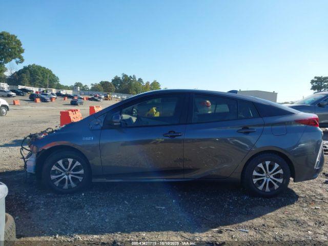 Toyota Prius Prime Xle Image 17