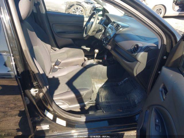 Mitsubishi Mirage Es Image 2