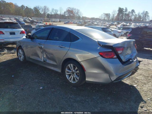 Chrysler 200 Limited Image 4