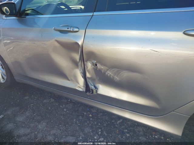 Chrysler 200 Limited Image 18