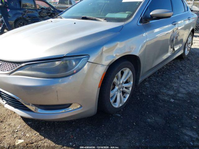 Chrysler 200 Limited Image 2