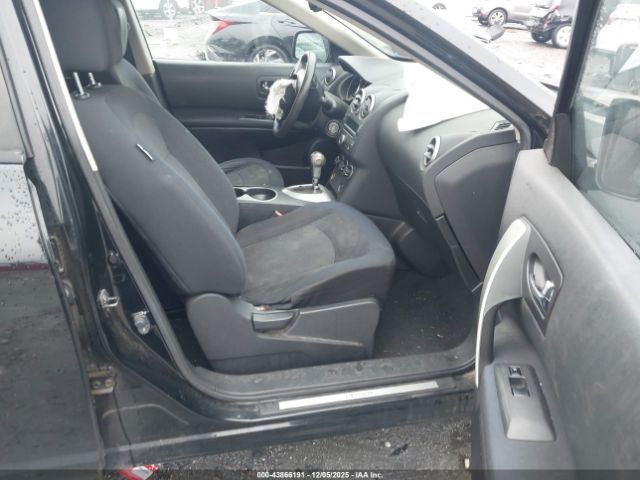 Nissan Rogue S Image 3