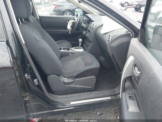 Nissan Rogue S Image 3