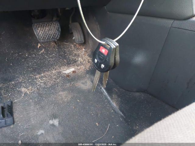 Nissan Rogue S Image 7