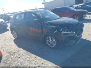  Salvage Nissan Kicks