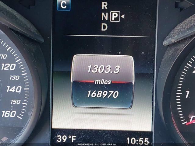 Mercedes-Benz C-Class 4matic Image 9