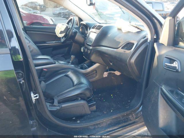 Dodge Journey Crossroad Image 14