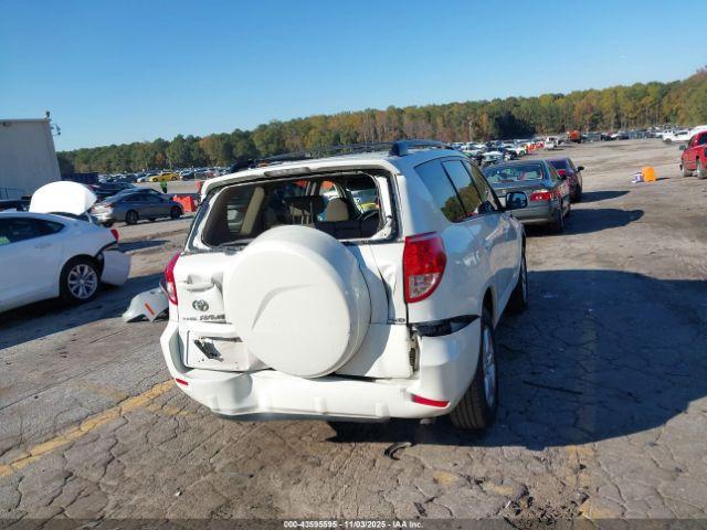 Toyota RAV4 Limited Image 10