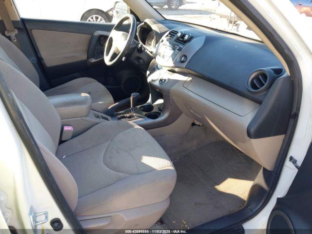 Toyota RAV4 Limited Image 12