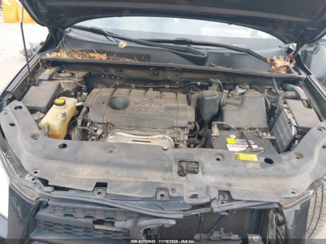 Toyota RAV4 Image 16