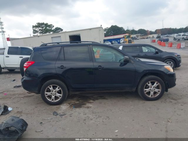 Toyota RAV4 Image 13