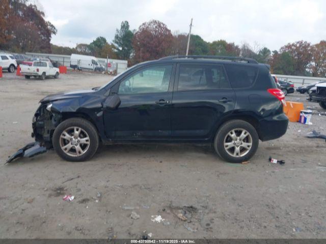 Toyota RAV4 Image 10